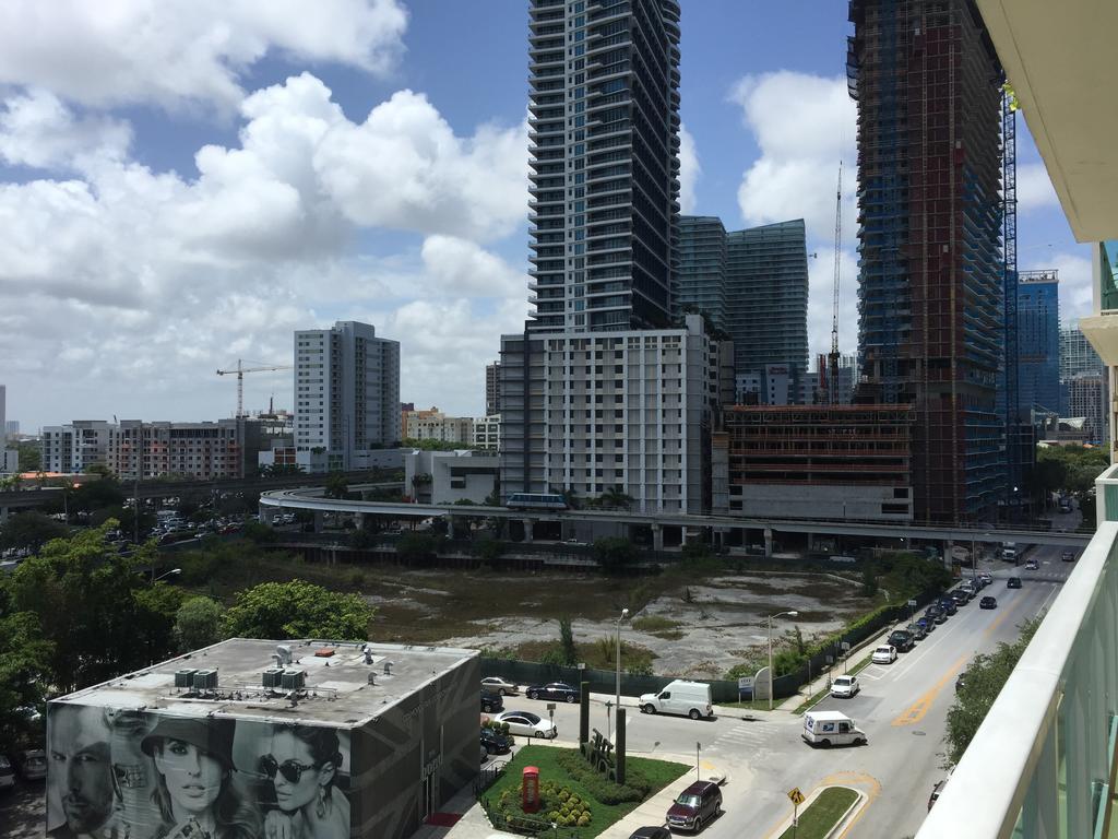 Lyx Suites At One Broadway In Brickell Miami Exterior photo