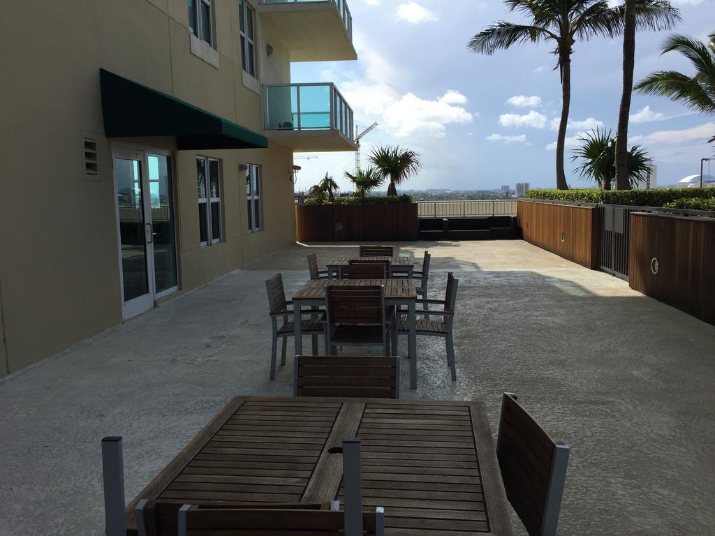 Lyx Suites At One Broadway In Brickell Miami Exterior photo