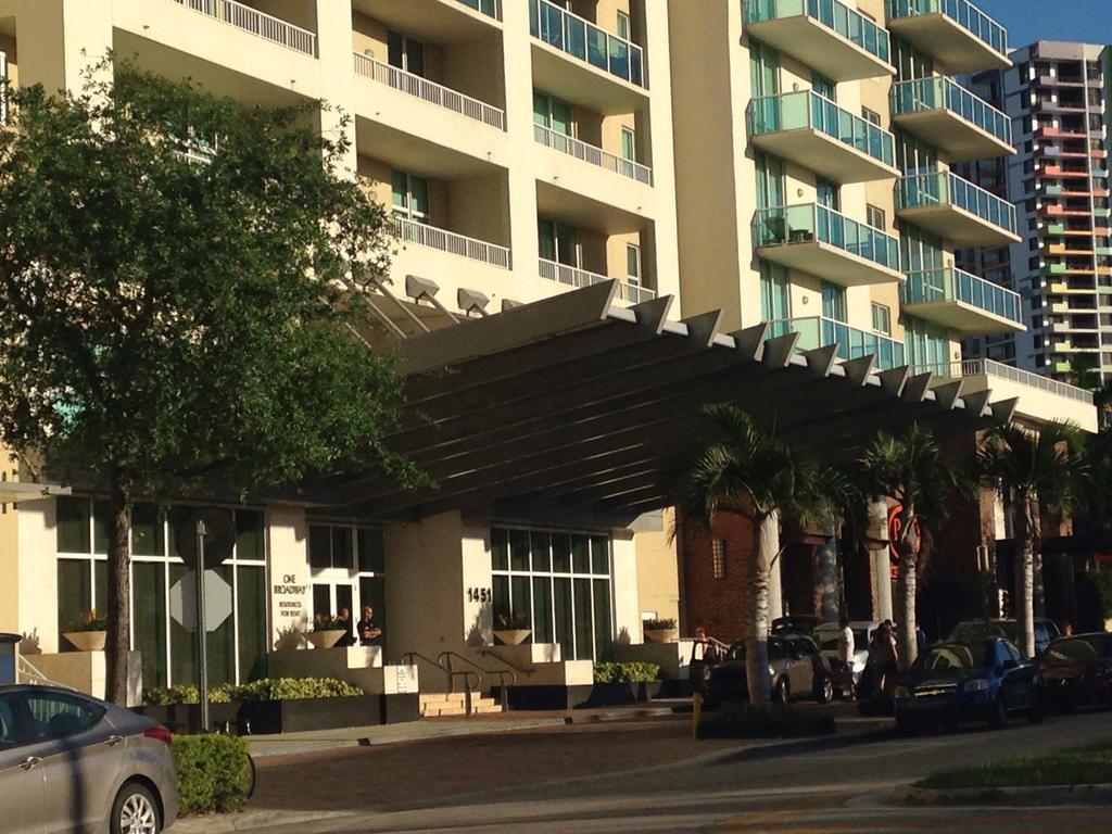 Lyx Suites At One Broadway In Brickell Miami Exterior photo
