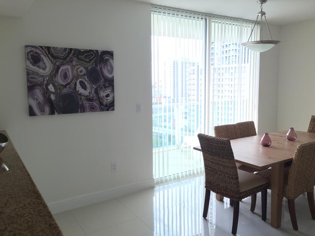 Lyx Suites At One Broadway In Brickell Miami Exterior photo