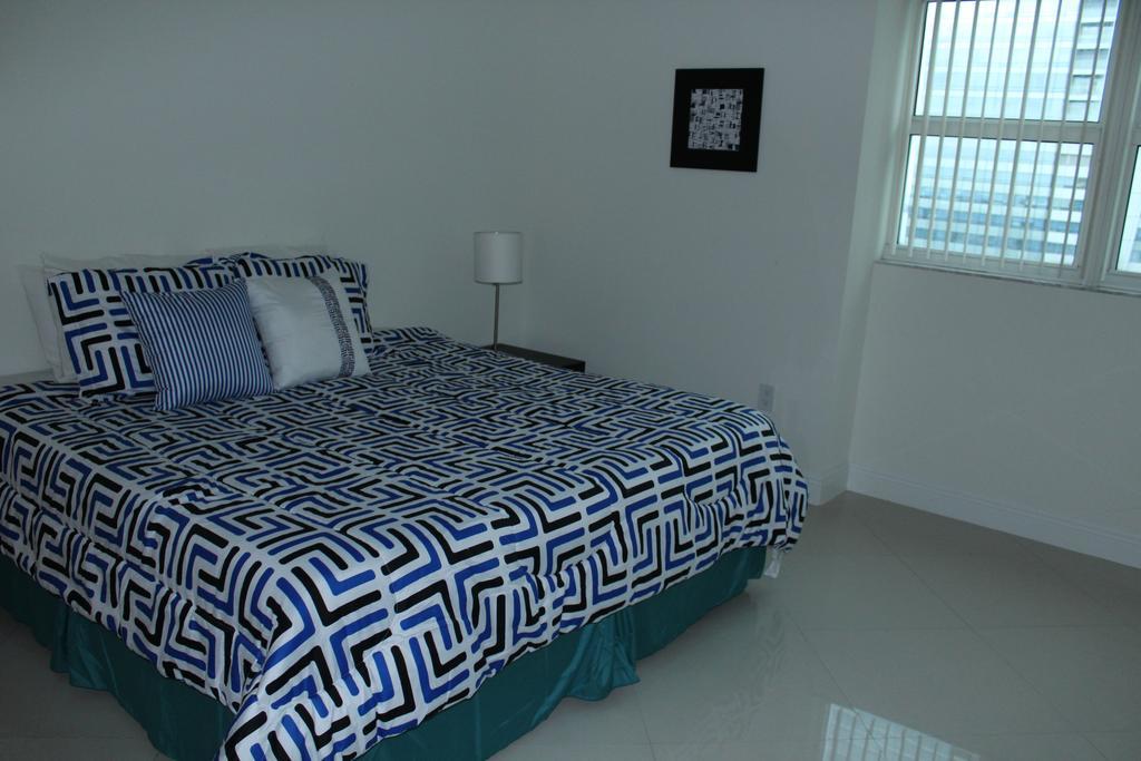 Lyx Suites At One Broadway In Brickell Miami Room photo