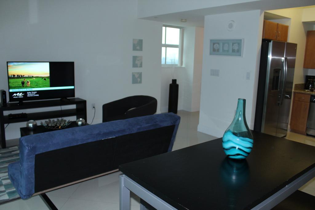 Lyx Suites At One Broadway In Brickell Miami Room photo