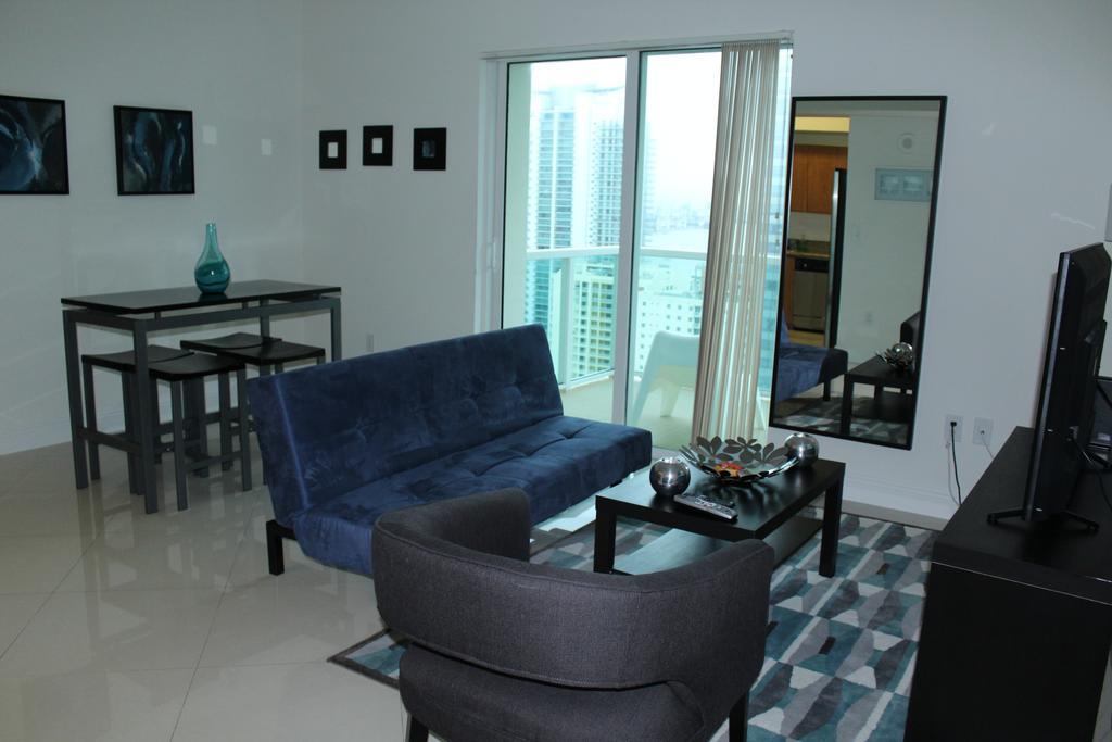 Lyx Suites At One Broadway In Brickell Miami Exterior photo