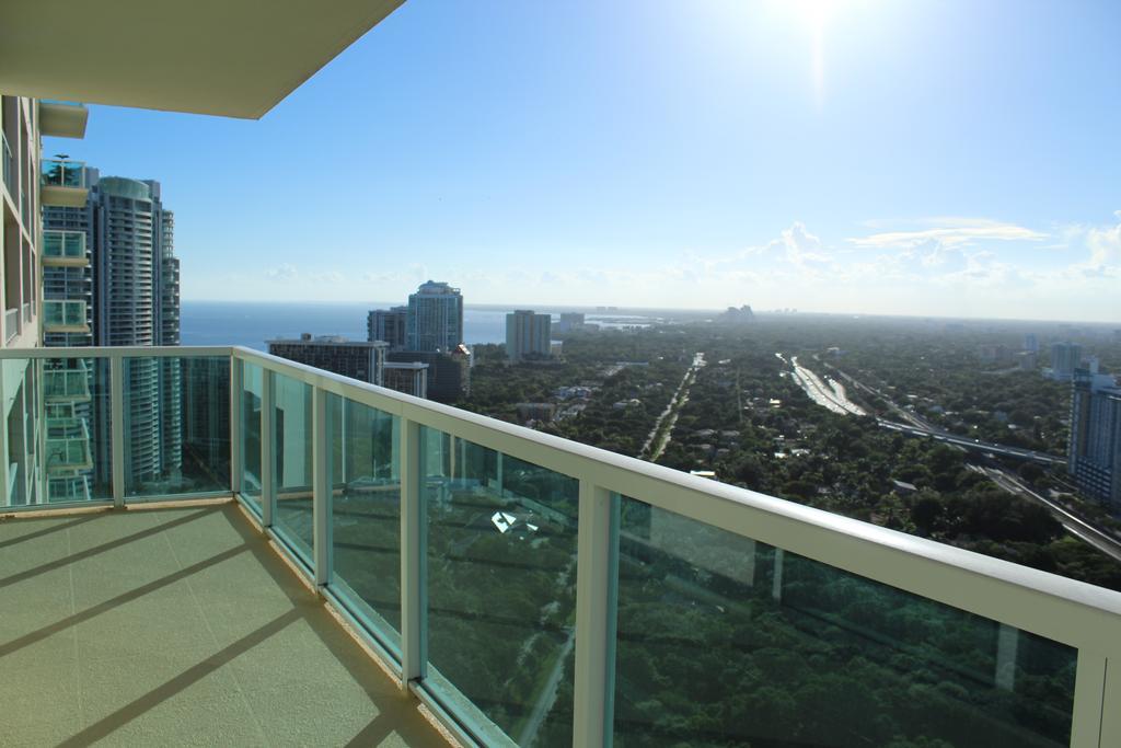 Lyx Suites At One Broadway In Brickell Miami Exterior photo