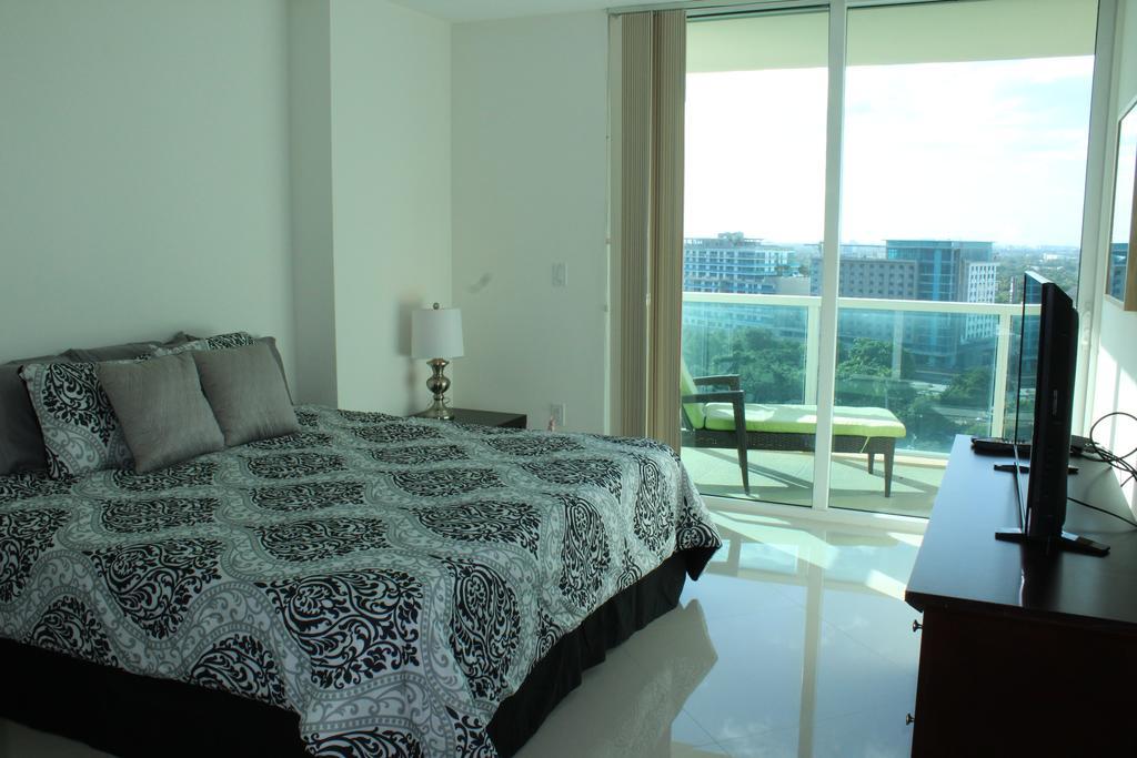 Lyx Suites At One Broadway In Brickell Miami Exterior photo