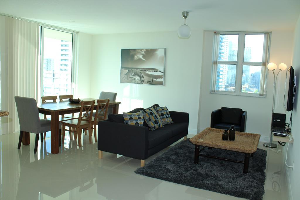 Lyx Suites At One Broadway In Brickell Miami Exterior photo