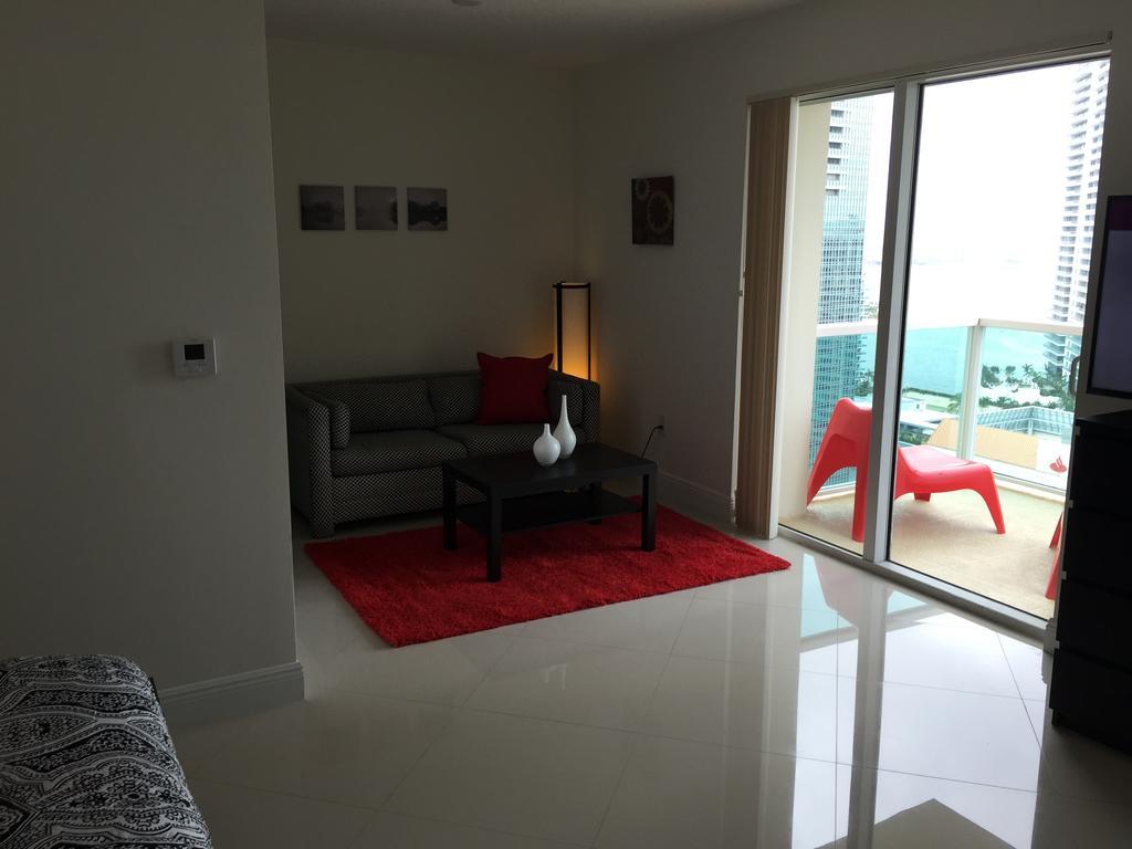 Lyx Suites At One Broadway In Brickell Miami Exterior photo
